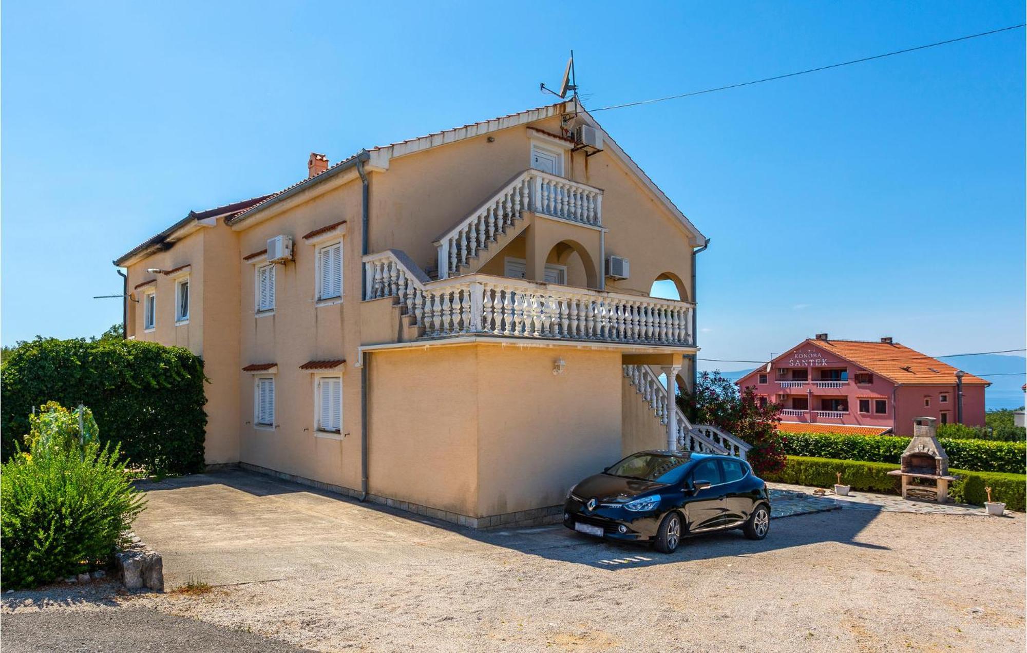2 Bedroom Beautiful Apartment In Rasopasno エクステリア 写真